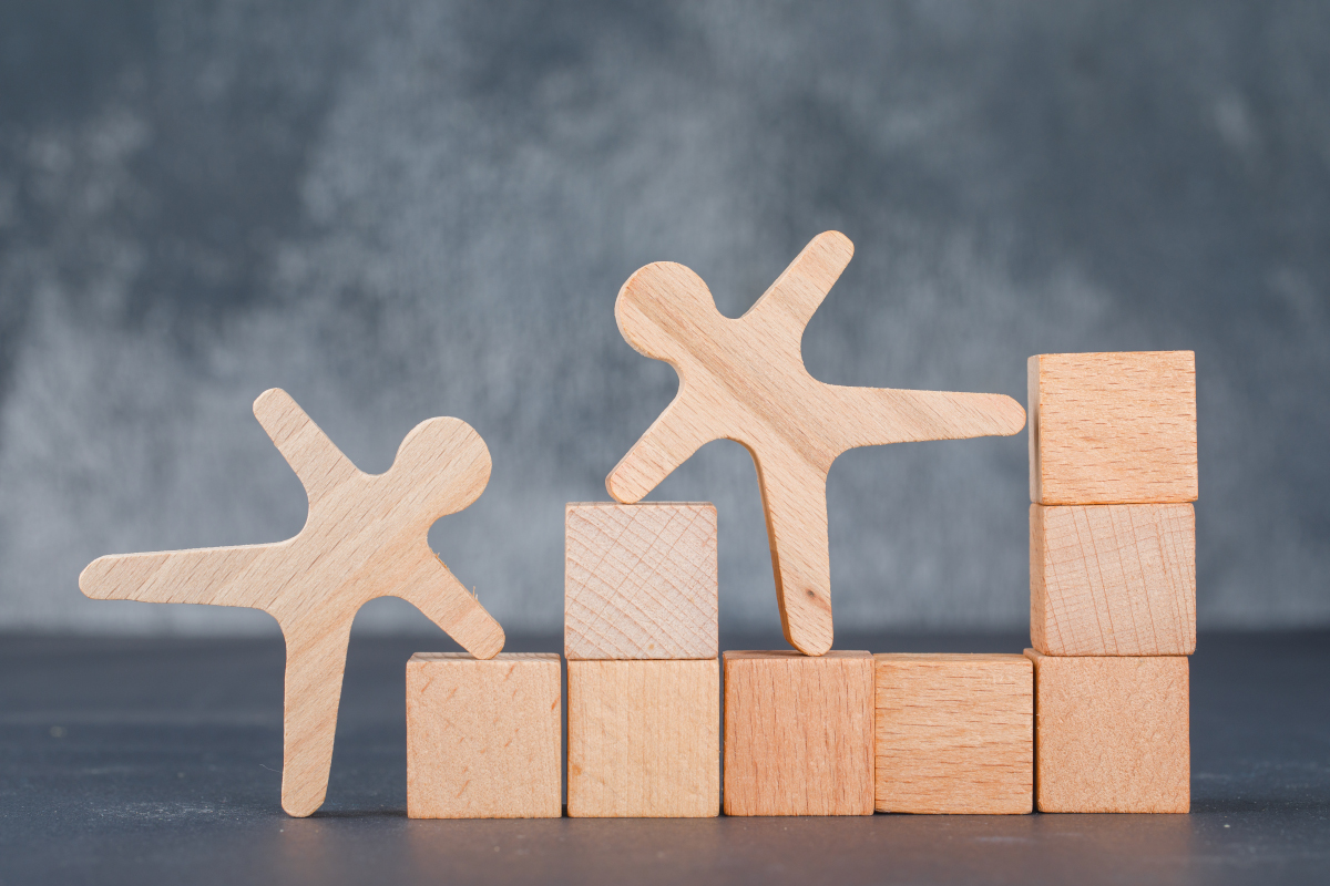 Beyond the I-shaped employee