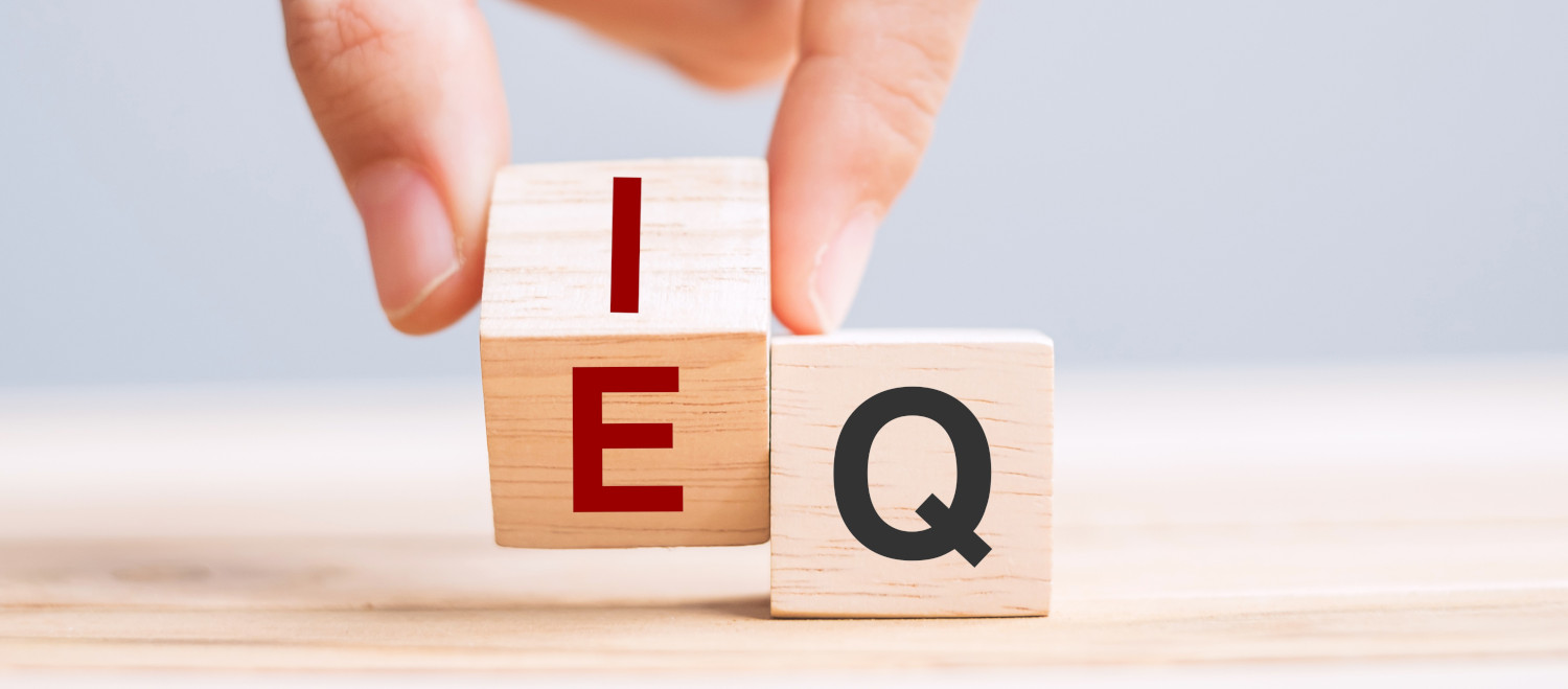 How does Emotional Intelligence serve project managers while managing complex projects?